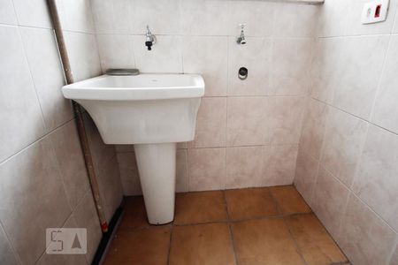 Banheiro de apartamento à venda com 2 quartos, 65m² em Parque Imperial, São Paulo