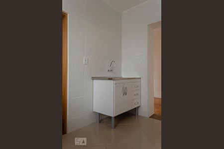 Cozinha de kitnet/studio para alugar com 1 quarto, 40m² em Água Branca, São Paulo
