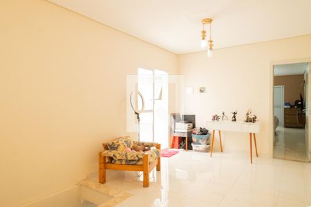 Casa à venda com 220m², 3 quartos e 4 vagas Casa à venda com 220m², 3 quartos e 4 vagasHall - Quartos