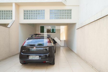 Casa à venda com 220m², 3 quartos e 4 vagas Casa à venda com 220m², 3 quartos e 4 vagasGaragem