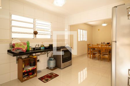 Casa à venda com 220m², 3 quartos e 4 vagas Casa à venda com 220m², 3 quartos e 4 vagasCozinha