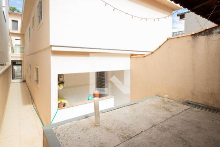 Casa à venda com 220m², 3 quartos e 4 vagas Casa à venda com 220m², 3 quartos e 4 vagasÁrea- Churrasqueira