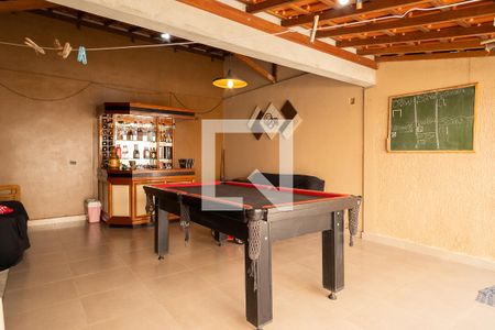 Casa à venda com 220m², 3 quartos e 4 vagas Casa à venda com 220m², 3 quartos e 4 vagasÁrea- Churrasqueira