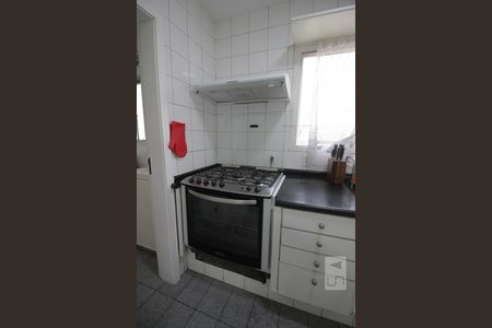 Apartamento para alugar com 170m², 4 quartos e 3 vagasDetalhe da cozinha