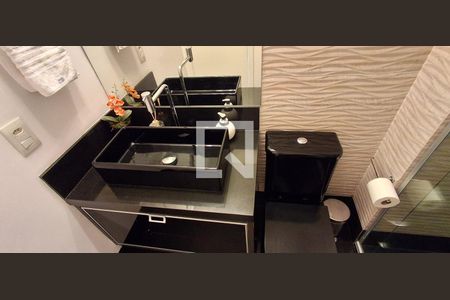 Apartamento à venda com 168m², 3 quartos e 2 vagas Apartamento à venda com 168m², 3 quartos e 2 vagasBanheiro Social