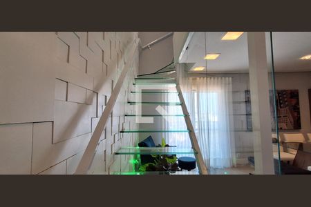 Apartamento à venda com 168m², 3 quartos e 2 vagas Apartamento à venda com 168m², 3 quartos e 2 vagasEscada