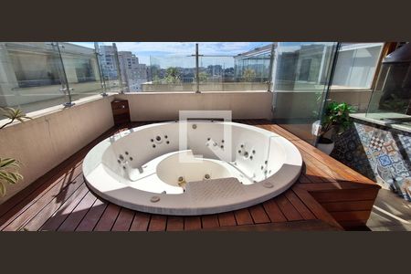 Apartamento à venda com 168m², 3 quartos e 2 vagas Apartamento à venda com 168m², 3 quartos e 2 vagasCobertura