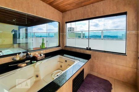 Apartamento à venda com 209m², 3 quartos e 2 vagasBanheiro 2