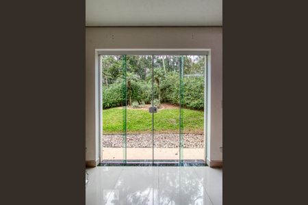 Casa de condomínio à venda com 400m², 4 quartos e 6 vagasAcesso ao Jardim