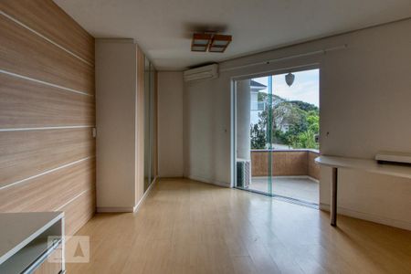 Casa de condomínio à venda com 400m², 4 quartos e 6 vagasSuíte 3