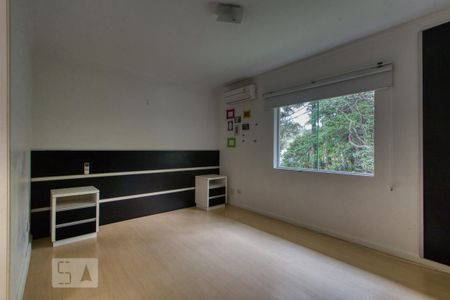 Casa de condomínio à venda com 400m², 4 quartos e 6 vagasDemi Suíte 02