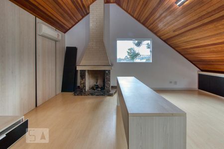 Casa de condomínio à venda com 400m², 4 quartos e 6 vagasÁtico