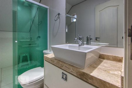 Casa de condomínio à venda com 400m², 4 quartos e 6 vagasBanheiro do Ático