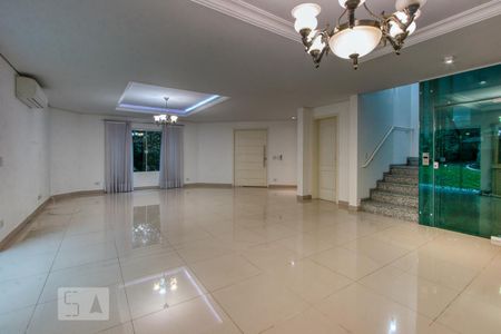 Casa de condomínio à venda com 400m², 4 quartos e 6 vagasSala