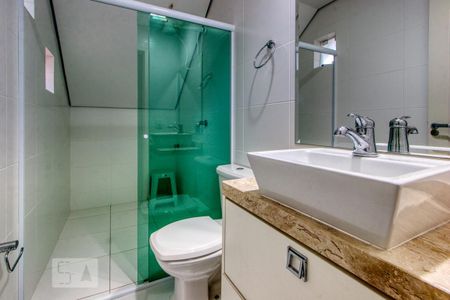 Casa de condomínio à venda com 400m², 4 quartos e 6 vagasBanheiro do Ático