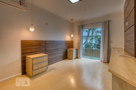 Casa de condomínio à venda com 400m², 4 quartos e 6 vagasSuíte 4