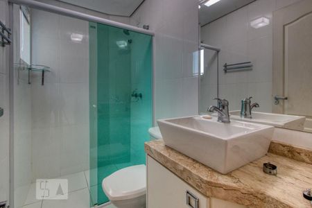 Casa de condomínio à venda com 400m², 4 quartos e 6 vagasBanheiro da Suíte 3