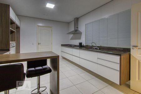 Casa de condomínio à venda com 400m², 4 quartos e 6 vagasCozinha