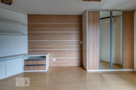 Casa de condomínio à venda com 400m², 4 quartos e 6 vagasSuíte 3