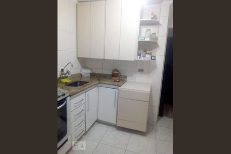 Cozinha de apartamento à venda com 2 quartos, 62m² em Vila Scarpelli, Santo André