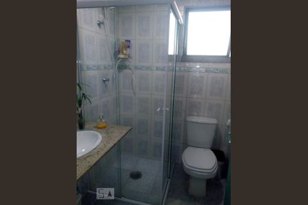 Banheiro de apartamento à venda com 2 quartos, 62m² em Vila Scarpelli, Santo André