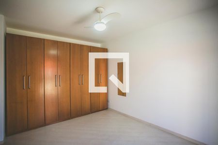 Casa de condomínio à venda com 203m², 3 quartos e 2 vagas Casa de condomínio à venda com 203m², 3 quartos e 2 vagasQuarto