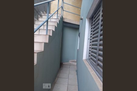 Casa à venda com 176m², 3 quartos e sem vaga Casa à venda com 176m², 3 quartos e sem vagaEscada
