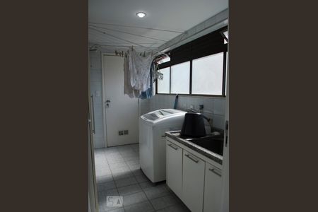 Apartamento para alugar com 152m², 3 quartos e 4 vagas Apartamento para alugar com 152m², 3 quartos e 4 vagasÁrea de Serviço