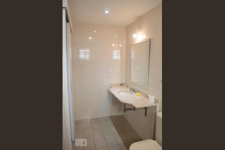 Apartamento para alugar com 152m², 3 quartos e 4 vagas Apartamento para alugar com 152m², 3 quartos e 4 vagasBanheiro da Suíte 2