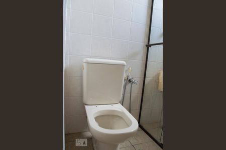 Apartamento para alugar com 152m², 3 quartos e 4 vagas Apartamento para alugar com 152m², 3 quartos e 4 vagasBanheiro da Suíte 1