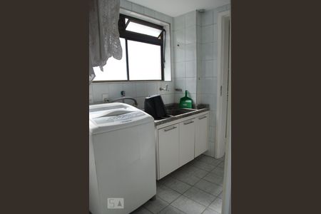 Apartamento para alugar com 152m², 3 quartos e 4 vagas Apartamento para alugar com 152m², 3 quartos e 4 vagasÁrea de Serviço