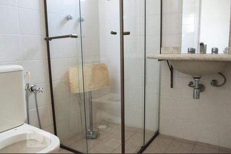 Apartamento para alugar com 152m², 3 quartos e 4 vagas Apartamento para alugar com 152m², 3 quartos e 4 vagasBanheiro da Suíte 1