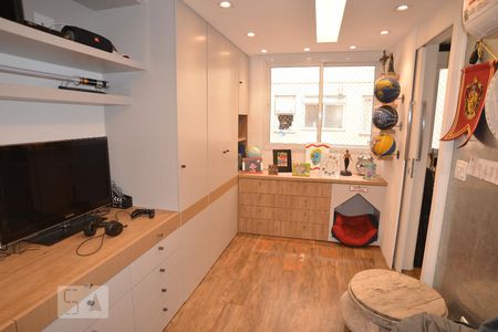 Apartamento à venda com 170m², 4 quartos e 2 vagasQuarto 2