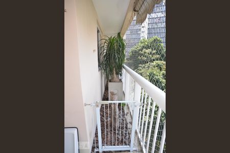 Apartamento à venda com 170m², 4 quartos e 2 vagasVaranda