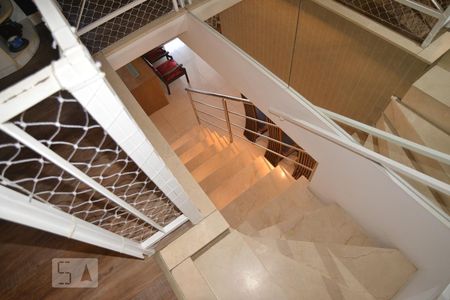 Apartamento à venda com 170m², 4 quartos e 2 vagasEscada