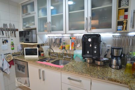 Apartamento à venda com 170m², 4 quartos e 2 vagasCozinha