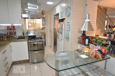Apartamento à venda com 170m², 4 quartos e 2 vagasCozinha