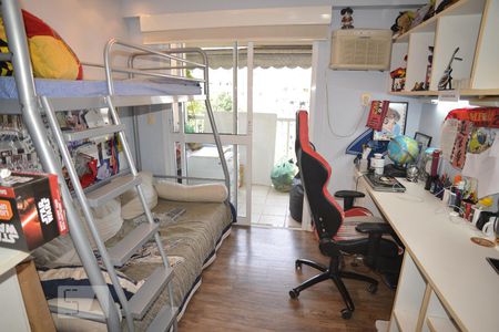 Apartamento à venda com 170m², 4 quartos e 2 vagasQuarto 3