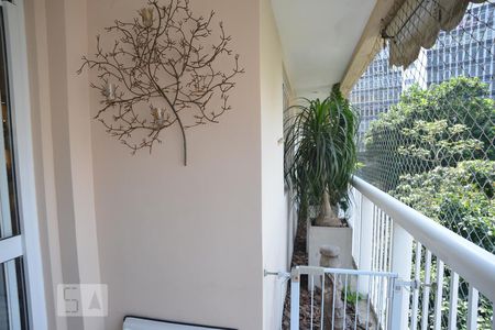 Apartamento à venda com 170m², 4 quartos e 2 vagasVaranda