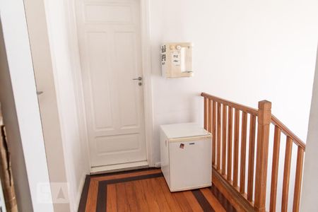 Escada de casa para alugar com 3 quartos, 160m² em Urca, Rio de Janeiro