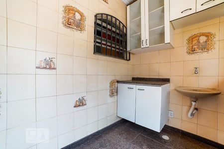 Casa à venda com 300m², 3 quartos e sem vagaÁrea de Serviço 1