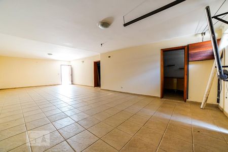Casa à venda com 300m², 3 quartos e sem vagaGaragem
