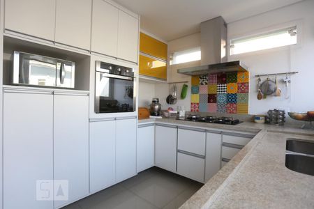 Casa para alugar com 416m², 3 quartos e 2 vagasCozinha