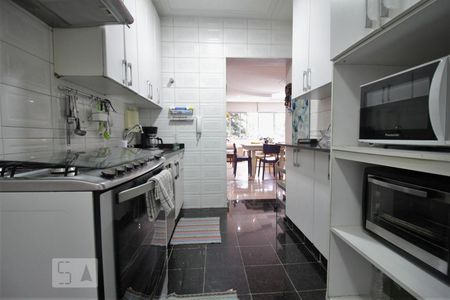 Apartamento à venda com 107m², 3 quartos e 2 vagasCozinha