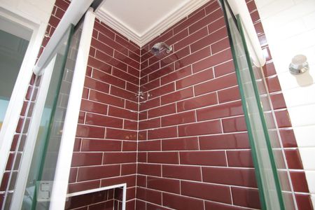 Apartamento à venda com 107m², 3 quartos e 2 vagasChuveiro