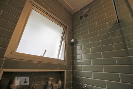 Apartamento à venda com 107m², 3 quartos e 2 vagasChuveiro