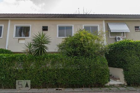 Casa de condomínio para alugar com 100m², 3 quartos e 1 vaga Casa de condomínio para alugar com 100m², 3 quartos e 1 vagaFachada