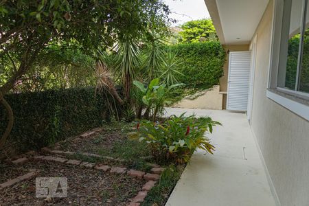 Casa de condomínio para alugar com 100m², 3 quartos e 1 vaga Casa de condomínio para alugar com 100m², 3 quartos e 1 vagaVaranda