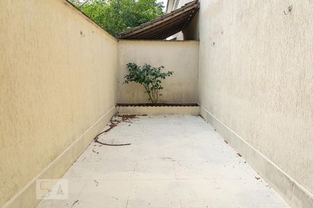 Casa de condomínio para alugar com 100m², 3 quartos e 1 vaga Casa de condomínio para alugar com 100m², 3 quartos e 1 vagaQuintal
