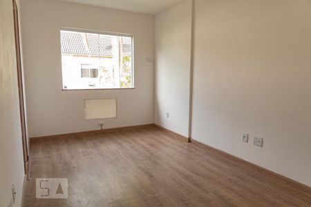 Suíte de casa de condomínio para alugar com 3 quartos, 100m² em Vargem Grande, Rio de Janeiro